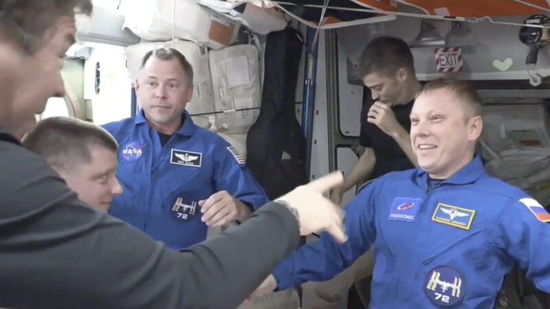 ___El_Dragon_de_SpaceX_llega_al_rescate_de_astronautas_varados_en_la_ISS_