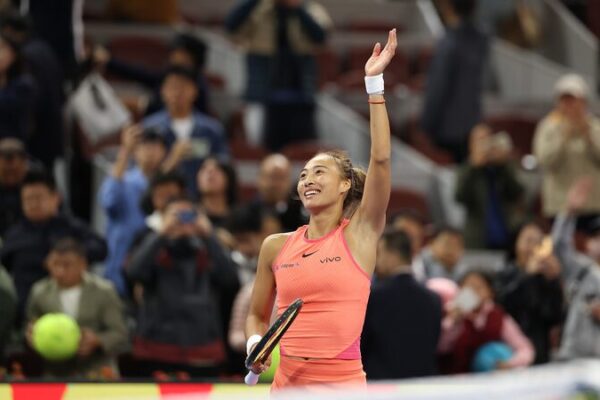 _El_E_pico_Regreso_de_Zheng_Qinwen_la_Lleva_a_los_Cuartos_de_Final_del_China_Open___