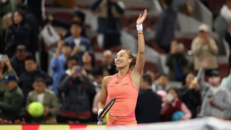 _El_E_pico_Regreso_de_Zheng_Qinwen_la_Lleva_a_los_Cuartos_de_Final_del_China_Open___