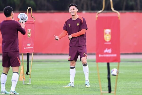 El_Equipo_de_China_se_Prepara_para_un_Partido_Crucial_contra_Tailandia_en_Shenyang_____ video poster