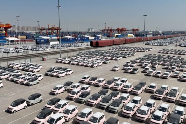 El Expreso Tecnológico de Alta Velocidad de China: ¡Acercándose a los Mercados de Europa! El_Expreso_Tecnolo_gico_de_Alta_Velocidad_de_China___Acerca_ndose_a_los_Mercados_de_Europa_ video poster