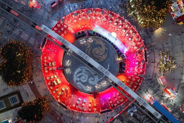 El_Festival_Gigante_de_Hotpot_de_Chongqing_Une_a_1_000_en_una_Picante_Celebracio_n_del_An_o_Nuevo_Chino