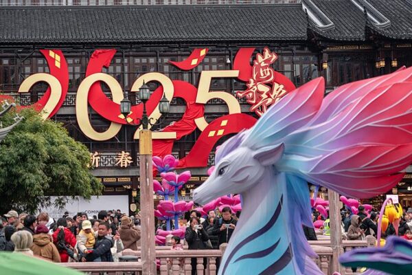 ¡El Festival de Faroles del Jardín Yuyuan de Shanghái ilumina el Año Nuevo! 🎉 _El_Festival_de_Faroles_del_Jardi_n_Yuyuan_de_Shangha_i_ilumina_el_An_o_Nuevo___