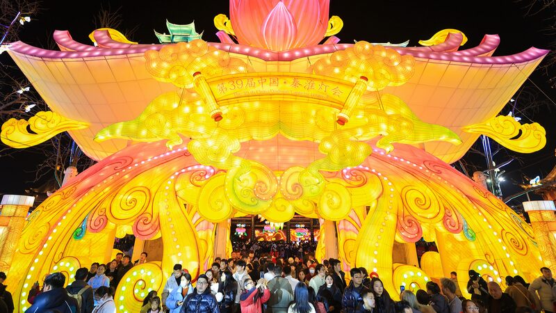 El_Festival_de_Linternas_Qinhuai_ilumina_Nanjing_con_magia_y_tradicio_n