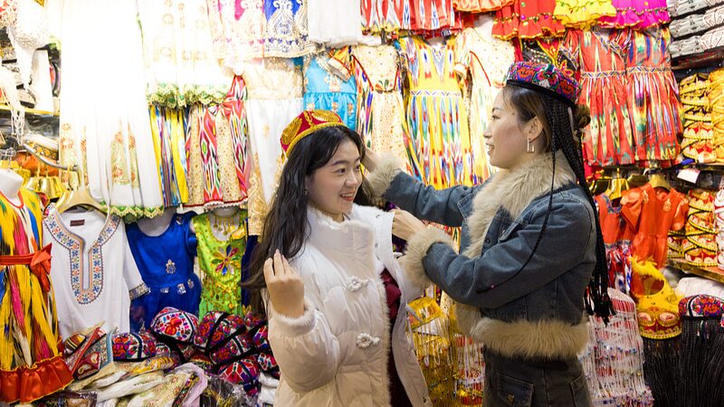 El_Gran_Bazar_Internacional_de_Xinjiang__Un_parai_so_para_los_compradores__