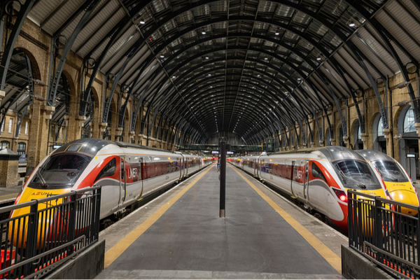 El_Gran_Movimiento_del_Reino_Unido___Tres_Ferrocarriles_Principales_Regresan_a_Manos_Pu_blicas_en_2025___