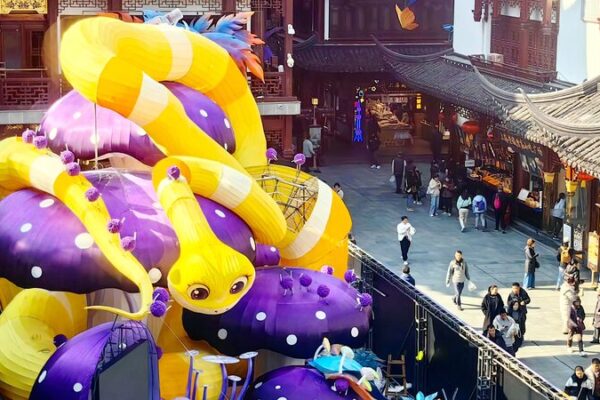 ¡El Jardín Yuyuan de Shanghái se ilumina con faroles de serpiente para el Año de la Serpiente! 🐍 _El_Jardi_n_Yuyuan_de_Shangha_i_se_ilumina_con_faroles_de_serpiente_para_el_An_o_de_la_Serpiente___