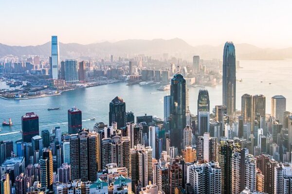 El Jefe de Seguridad de HK Apunta a Siete Prófugos con Nuevas Medidas El_Jefe_de_Seguridad_de_HK_Apunta_a_Siete_Pro_fugos_con_Nuevas_Medidas