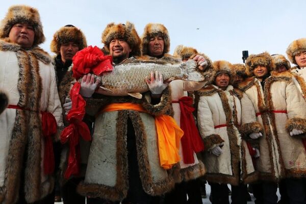 El Lago Ulungur de Xinjiang: Sumérgete en el Épico Festival de Pesca Invernal 🎣❄️ El_Lago_Ulungur_de_Xinjiang__Sume_rgete_en_el_E_pico_Festival_de_Pesca_Invernal____ video poster