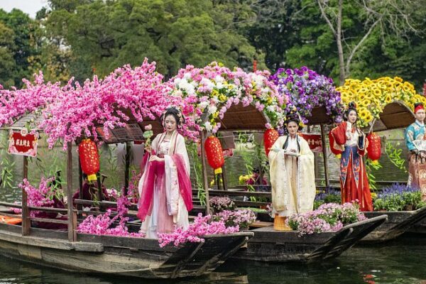 El Mercado Flotante de Flores en Cantón Florece Antes del Año Nuevo Chino 🌸 El_Mercado_Flotante_de_Flores_en_Canto_n_Florece_Antes_del_An_o_Nuevo_Chino__