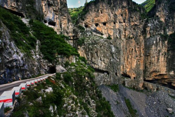 El_Milagro_de_las_Montan_as_Taihang__Co_mo_el_Tu_nel_Xiyagou_Conecto__un_Pueblo_Remoto_con_el_Mundo