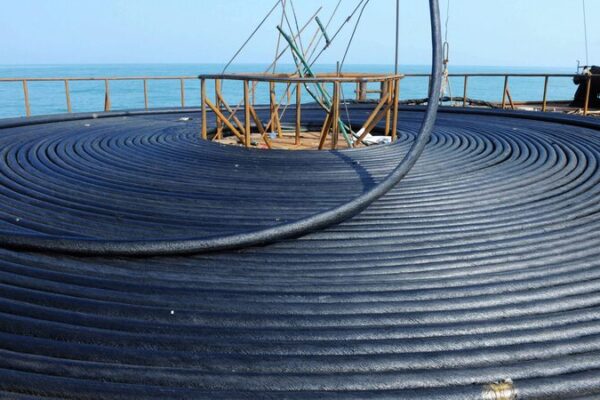 El Misterio del Daño a los Cables Submarinos: Expertos Discuten las Causas Impredecibles El_Misterio_del_Dan_o_a_los_Cables_Submarinos__Expertos_Discuten_las_Causas_Impredecibles
