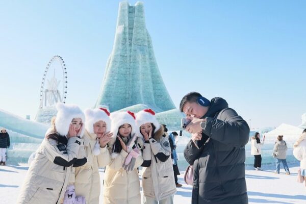 El Mundo de Hielo y Nieve de Harbin Cierra, ¡Rompiendo Récords de Asistencia! ❄️✨ El_Mundo_de_Hielo_y_Nieve_de_Harbin_Cierra___Rompiendo_Re_cords_de_Asistencia_____