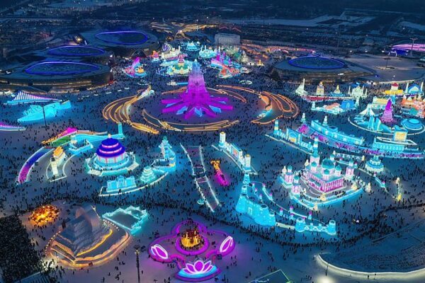_El_Mundo_de_Hielo_y_Nieve_de_Harbin_Inaugura_su_Mayor_Maravilla_Invernal_Hasta_Ahora_