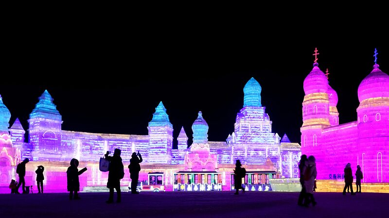 El_Mundo_de_Hielo_y_Nieve_de_Harbin___Un_Cuento_de_Hadas_Congelado_Hecho_Realidad_ video poster