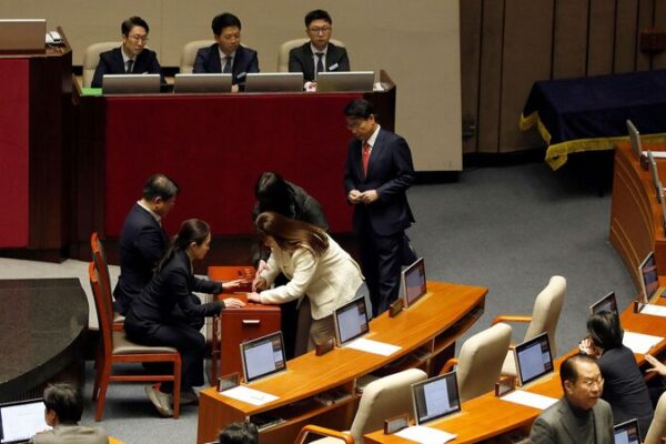 El_Parlamento_de_Corea_del_Sur_vota_para_destituir_al_presidente_Yoon_Suk_yeol__