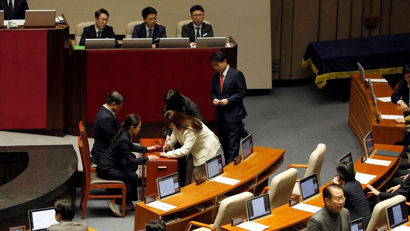 El_Parlamento_de_Corea_del_Sur_vota_para_destituir_al_presidente_Yoon_Suk_yeol__
