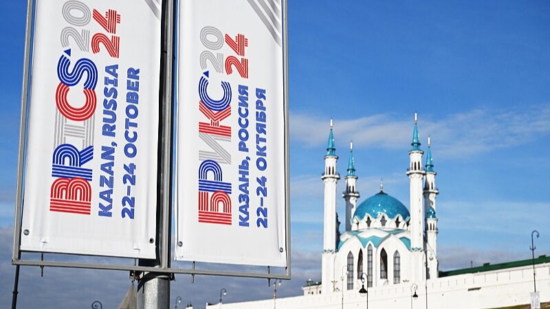 El_Presidente_Xi_Jinping_llega_a_Kaza_n_para_la_16a_Cumbre_de_los_BRICS__ video poster