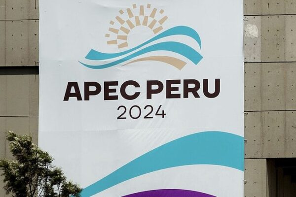 ¡El Presidente Xi Jinping se une a los líderes de APEC en Lima! 🇨🇳🌎 _El_Presidente_Xi_Jinping_se_une_a_los_li_deres_de_APEC_en_Lima_____ video poster