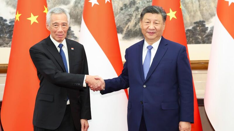 El_Presidente_Xi_se_reu_ne_con_Lee_Hsien_Loong__llamando_a_una_mayor_cooperacio_n