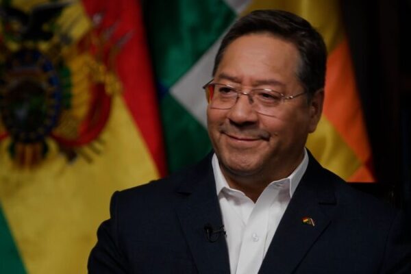 El Presidente de Bolivia Luis Arce Comparte su Visión para la Inversión Extranjera Futura El_Presidente_de_Bolivia_Luis_Arce_Comparte_su_Visio_n_para_la_Inversio_n_Extranjera_Futura video poster