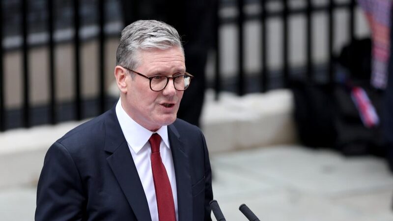 El_Primer_Ministro_Chino_Li_Qiang_Felicita_al_Nuevo_Primer_Ministro_del_Reino_Unido__Keir_Starmer__