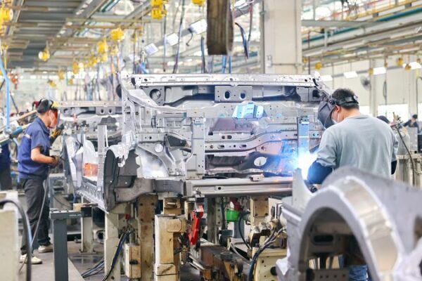 El_Primer_Ministro_Chino_Li_Qiang_Insta_a_un_Impulso_Financiero_para_la_Economi_a_Real___