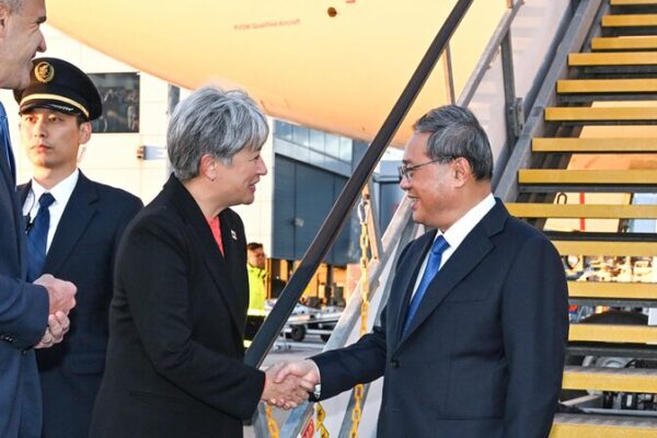 El Primer Ministro Chino Li Qiang Llega a Australia: Fortaleciendo Lazos 🌏🤝 El_Primer_Ministro_Chino_Li_Qiang_Llega_a_Australia__Fortaleciendo_Lazos___