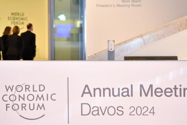 El Primer Ministro de China, Li Qiang, hace un llamado a la unidad global en el WEF 2024 El_Primer_Ministro_de_China__Li_Qiang__hace_un_llamado_a_la_unidad_global_en_el_WEF_2024