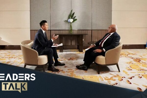 El Primer Ministro de Fiyi, Sitiveni Rabuka: Construyendo puentes con China 🌉 El_Primer_Ministro_de_Fiyi__Sitiveni_Rabuka__Construyendo_puentes_con_China__ video poster