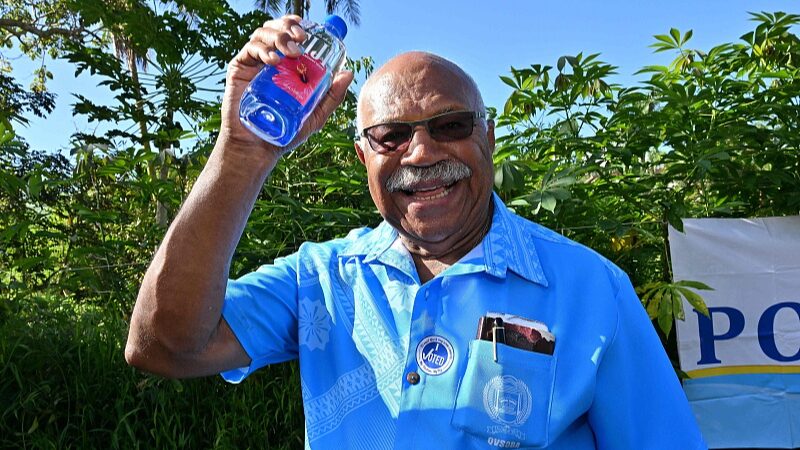 El_Primer_Ministro_de_Fiyi__Sitiveni_Rabuka__visitara__China