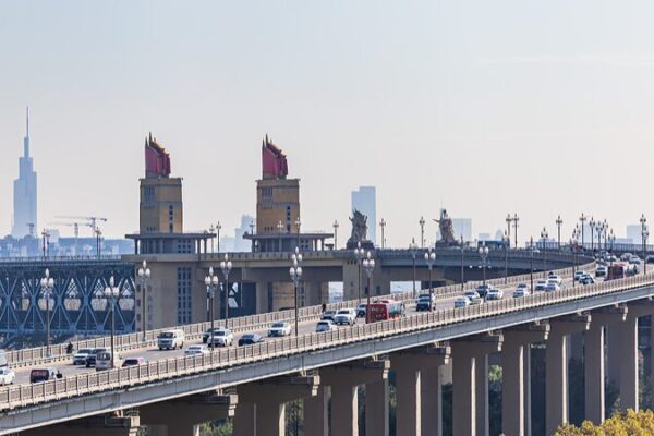 El Puente del Río Yangtsé en Nankín, China: ¡Una maravilla atemporal que debes ver! El_Puente_del_Ri_o_Yangtse__en_Nanki_n__China___Una_maravilla_atemporal_que_debes_ver_ video poster