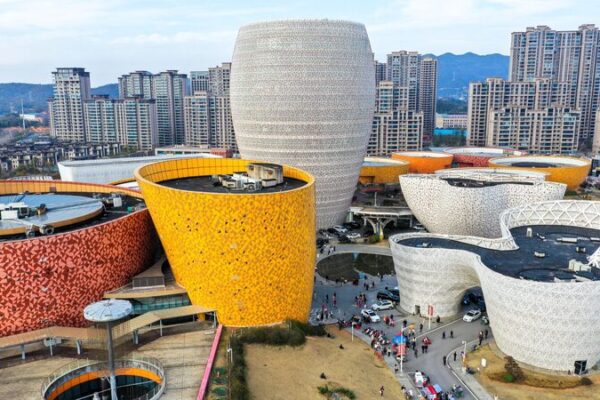El Reino de la Cerámica de China: Explora el Vibrante Valle de la Cerámica China en Liling 🏺✨ El_Reino_de_la_Cera_mica_de_China__Explora_el_Vibrante_Valle_de_la_Cera_mica_China_en_Liling___