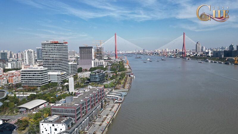 El_Riverside_de_Yangpu_en_Shangha_i__De_cuna_industrial_a_vibrante_zona_costera video poster