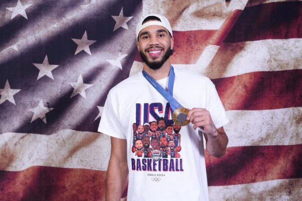 El Rol Limitado de Jayson Tatum en París No Le Impedirá Jugar para el Equipo de Estados Unidos Nuevamente El_Rol_Limitado_de_Jayson_Tatum_en_Pari_s_No_Le_Impedira__Jugar_para_el_Equipo_de_Estados_Unidos_Nuevamente