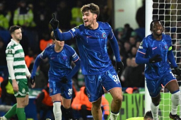 El Sensacional Adolescente Marc Guiu Consigue un Hat-Trick y Lleva al Chelsea a los Octavos de la Conference League El_Sensacional_Adolescente_Marc_Guiu_Consigue_un_Hat_Trick_y_Lleva_al_Chelsea_a_los_Octavos_de_la_Conference_League