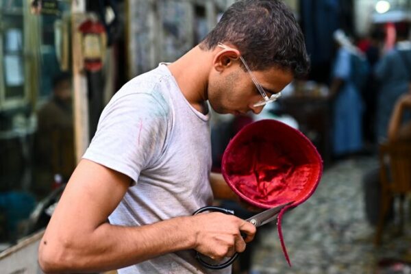 El Tarbush Atemporal de El Cairo: Una Artesanía Tradicional Que Prosperá en el Tiempo El_Tarbush_Atemporal_de_El_Cairo__Una_Artesani_a_Tradicional_Que_Prospera__en_el_Tiempo