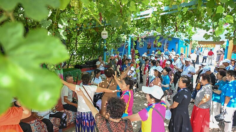_El_Turismo_en_Xinjiang_se_Dispara_a_Niveles_Re_cord_debido_a_la_Mejori_a_en_la_Seguridad___