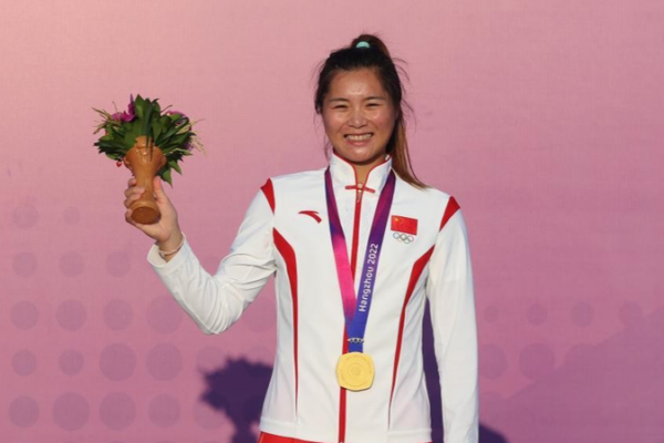 El Viaje de Chen Jingyue: Surfeando el Viento hacia París 2024 🏄♀️ El_Viaje_de_Chen_Jingyue__Surfeando_el_Viento_hacia_Pari_s_2024_____