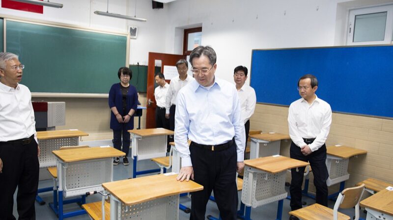 El_Viceprimer_Ministro_Chino_Llama_a_un_Gaokao_2024_Justo_y_sin_Contratiempos__