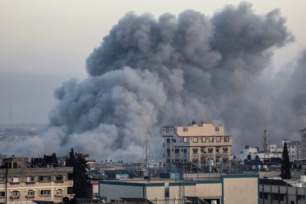 El_alto_al_fuego_en_Gaza_termina__Explosiones__caos_y_una_nueva_ola_de_conflicto__ video poster