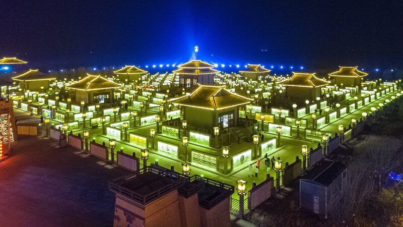 _El_antiguo_pueblo_de_Gansu_se_ilumina_antes_del_Festival_de_los_Faroles_