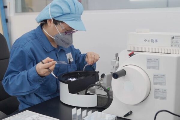El auge de la atención médica en China atrae a inversores globales 🌏💉 El_auge_de_la_atencio_n_me_dica_en_China_atrae_a_inversores_globales___ video poster