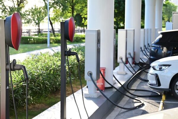 El auge de los vehículos eléctricos en China impulsa un aumento del 54% en estaciones de carga 🚗⚡️ El_auge_de_los_vehi_culos_ele_ctricos_en_China_impulsa_un_aumento_del_54__en_estaciones_de_carga____
