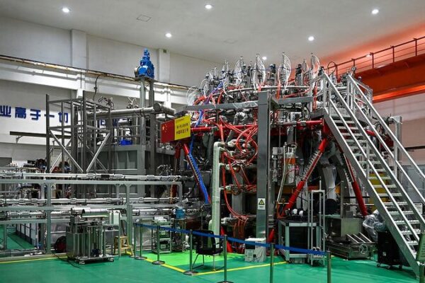 El avance nuclear y espacial de China: el legado de ‘Dos Bombas y Un Satélite’ El_avance_nuclear_y_espacial_de_China__el_legado_de__Dos_Bombas_y_Un_Sate_lite_