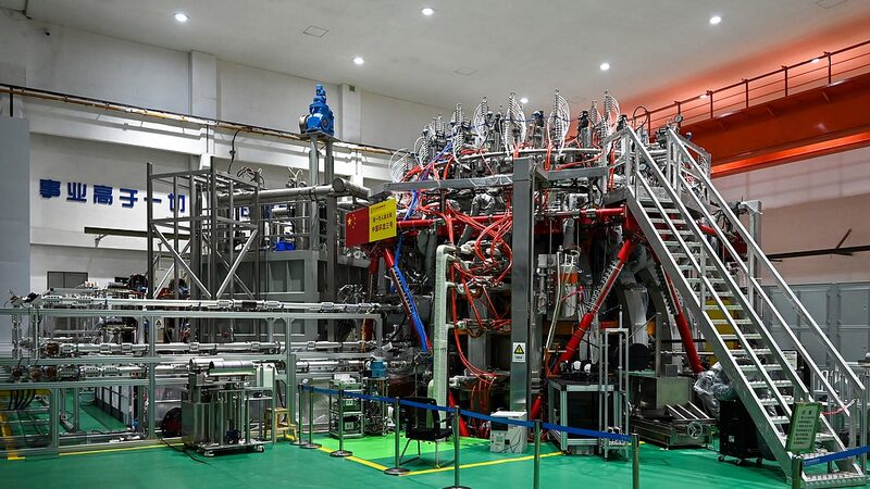 El_avance_nuclear_y_espacial_de_China__el_legado_de__Dos_Bombas_y_Un_Sate_lite_