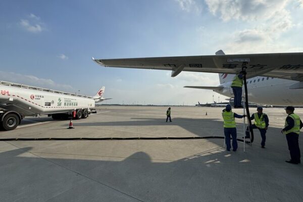 El avión C919 de China realiza su primer vuelo con combustible sostenible 🌱✈️ El_avio_n_C919_de_China_realiza_su_primer_vuelo_con_combustible_sostenible____