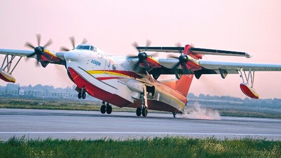 El_avio_n_anfibio_AG600_de_China_surca_los_cielos_en_una_prueba_de_vuelo_crucial____