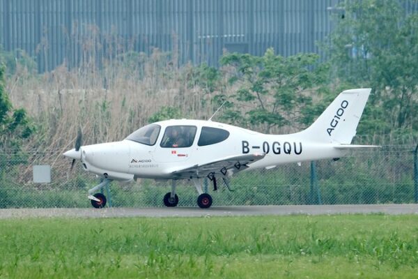 El avión entrenador AG100 de fabricación china comienza operaciones comerciales 🚀 El_avio_n_entrenador_AG100_de_fabricacio_n_china_comienza_operaciones_comerciales__