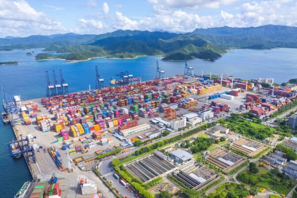 El_comercio_exterior_de_China_aumenta_un_6_1__en_el_primer_semestre_de_2024__alcanzando_un_nuevo_re_cord_histo_rico